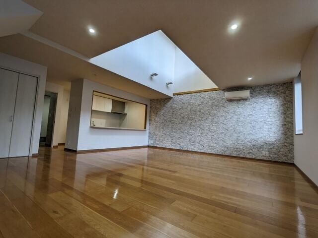 物件内観写真3　( )