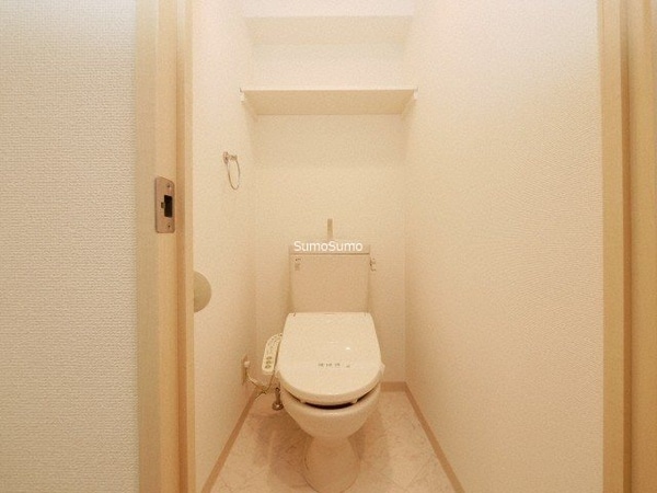 トイレ(落ち着いた色調のトイレです)