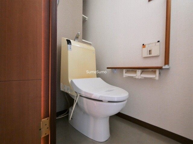 物件内観写真11　(落ち着いたトイレです)