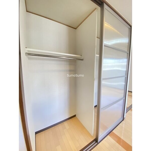 物件内観写真16　(大きなスペースがあり、収納には困りません)