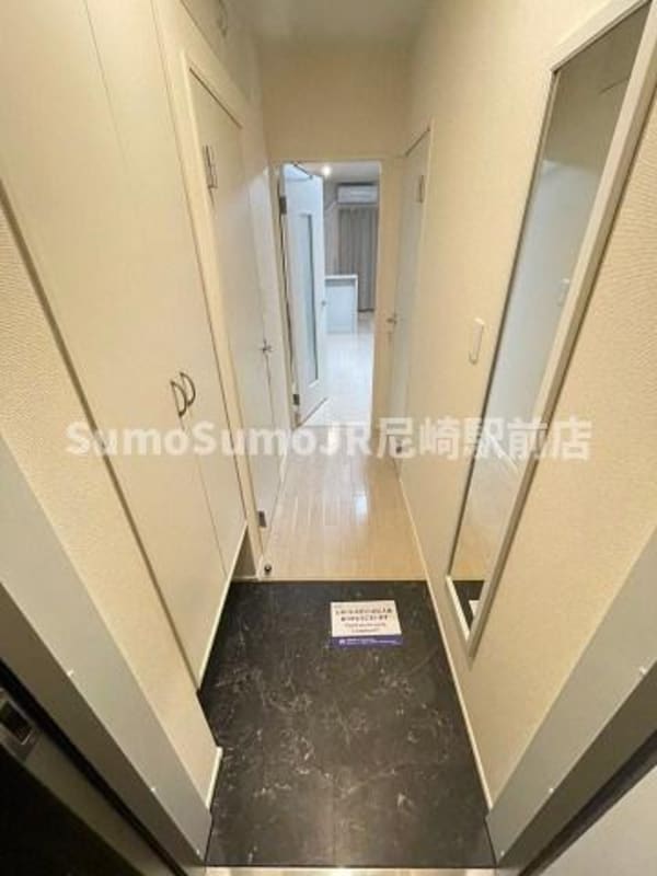 玄関(毎日通る玄関はこちらです)