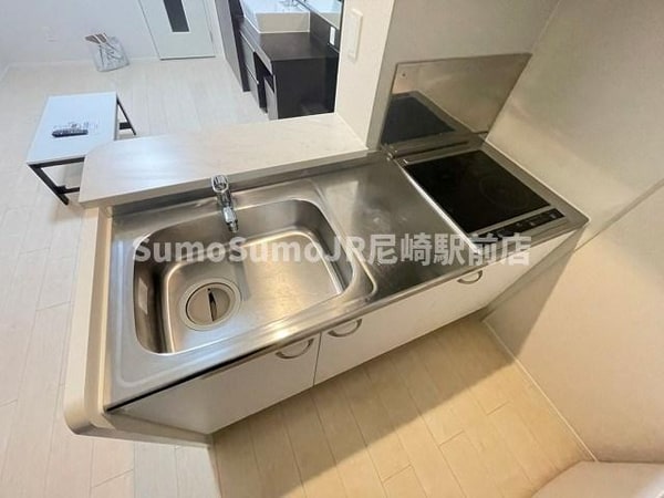 キッチン(コンパクトなキッチンで掃除もラクラク)