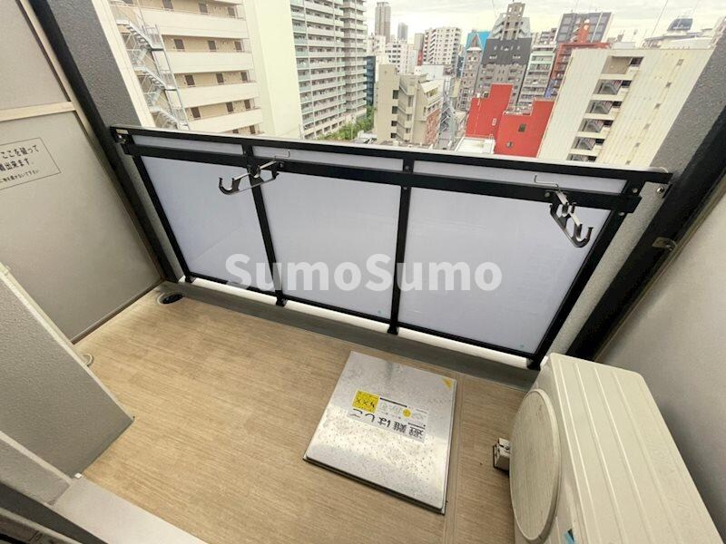 物件内観写真10　(広々としたバルコニーです)