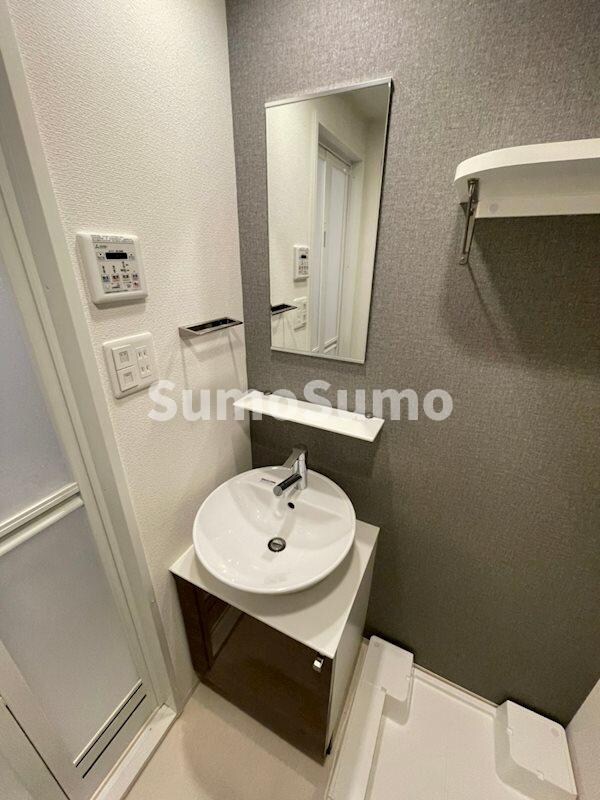 物件内観写真12　(コンパクトで使いやすい洗面所)