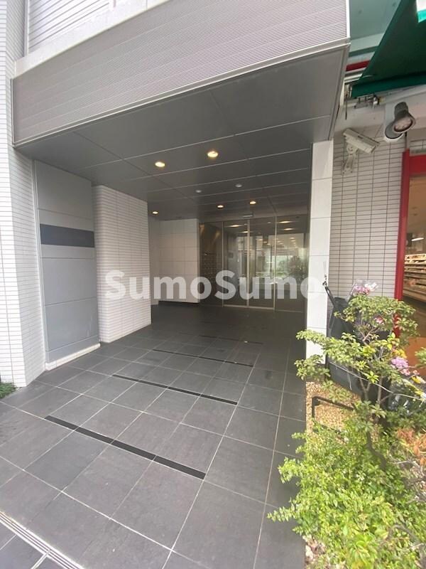 物件外観写真3　(エントランスです)