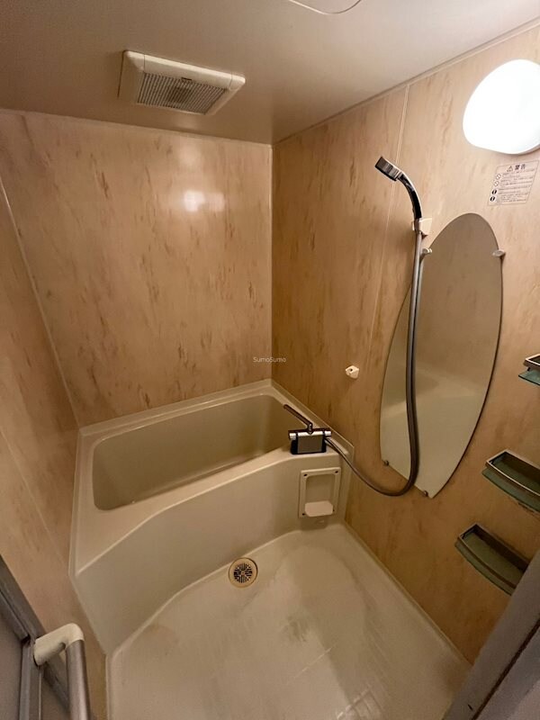 物件内観写真9　(お風呂です)