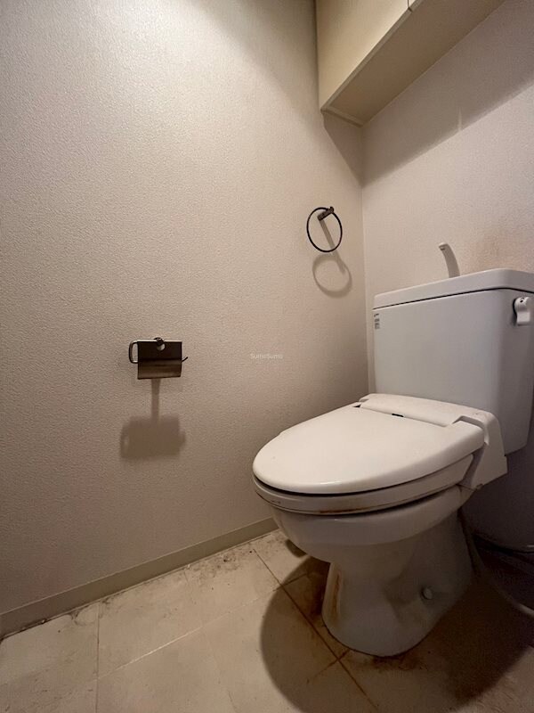 物件内観写真11　(ゆったりとした空間のトイレです)