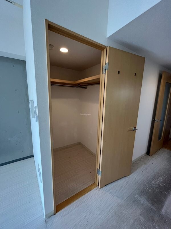 物件内観写真14　(ちょっとした収納スペースも充実しています)