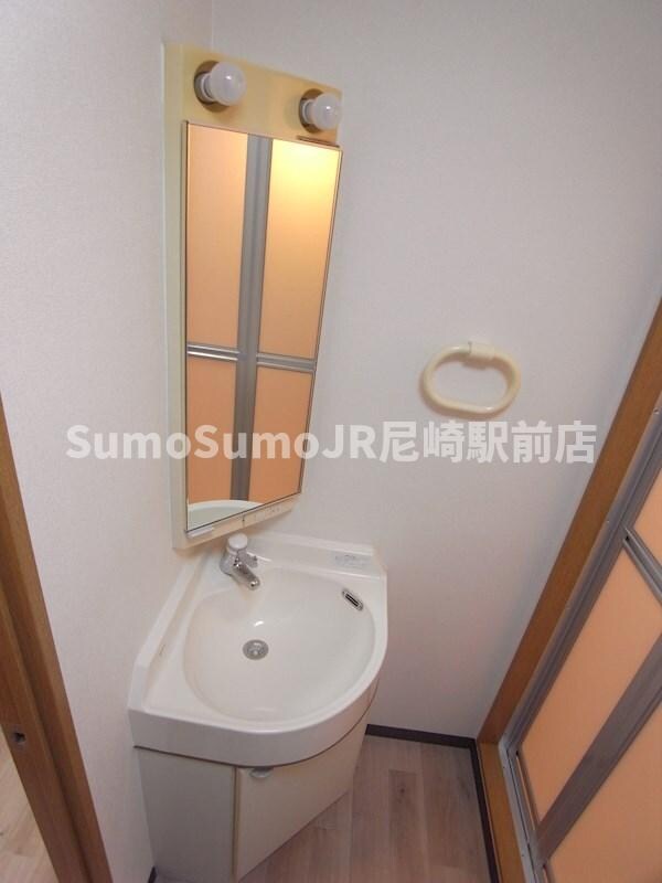 独立洗面台(独立洗面台あり、毎朝おしゃれに忙しい女性の方におすすめです)