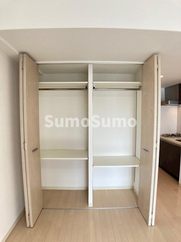 物件内観写真13　(ちょっとした収納スペースも充実しています)