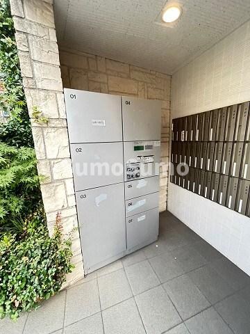 物件外観写真2　(便利な宅配ボックス完備♪)