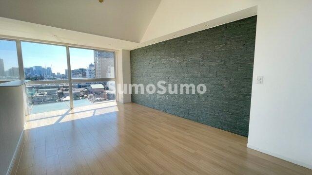 物件内観写真5　(ゆったりとした居間です)