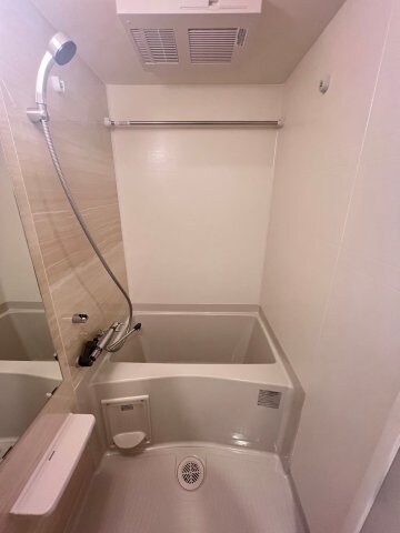 物件内観写真15　(コンパクトで使いやすいお風呂です)