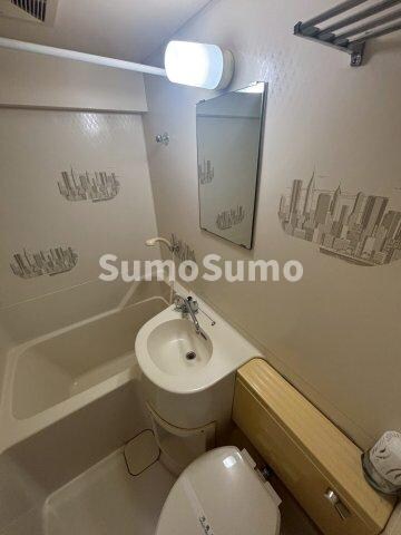 物件内観写真10　(コンパクトで使いやすい洗面所)