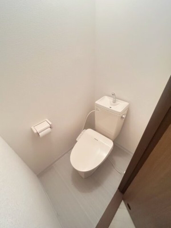 トイレ(シンプルで使いやすいトイレです)