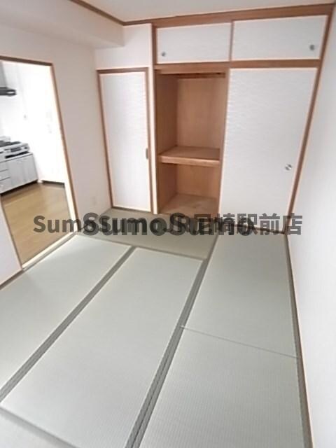 物件内観写真9　(使い勝手のいい寝室です)