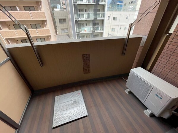 バルコニー(外からの目が気にならないバルコニーで洗濯物が干せます)