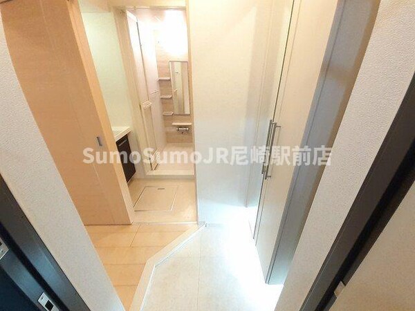 玄関(毎日通る玄関はこちらです)