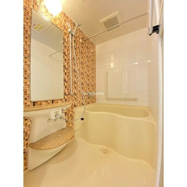 物件内観写真8　(日々の疲れを癒すお風呂付です)