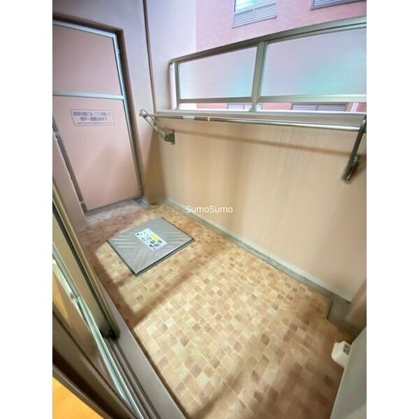 物件内観写真9　(広々としたバルコニーです)