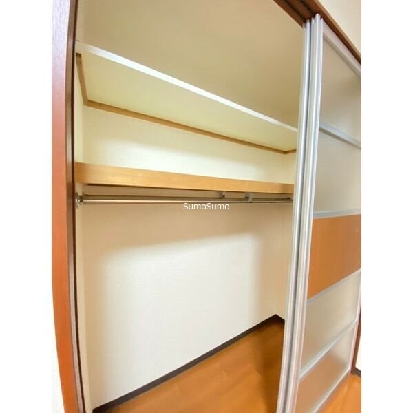 物件内観写真13　(大きなスペースがあり、収納には困りません)