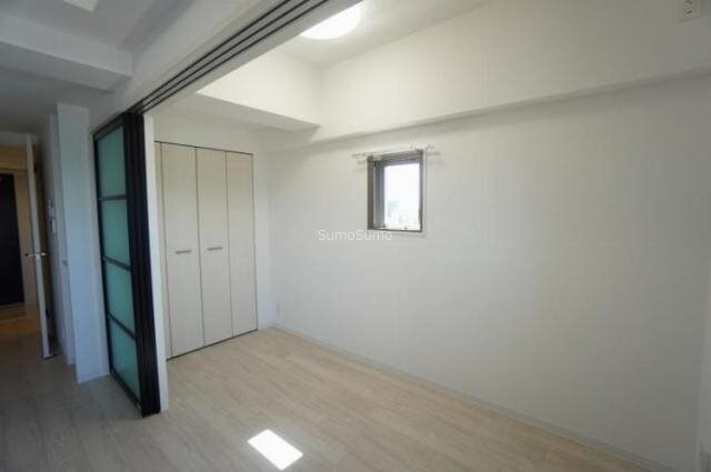 物件内観写真7　(使い勝手のいい寝室です)