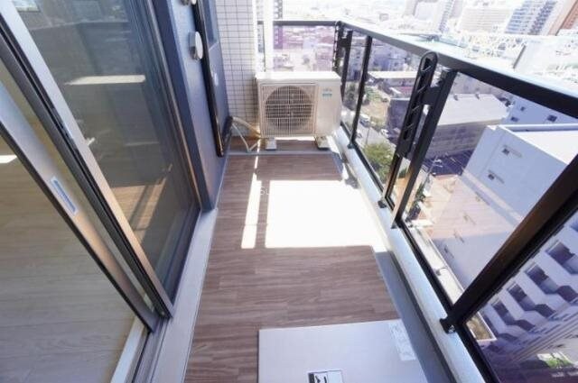 物件内観写真9　(お洗濯にも便利なバルコニー付き)