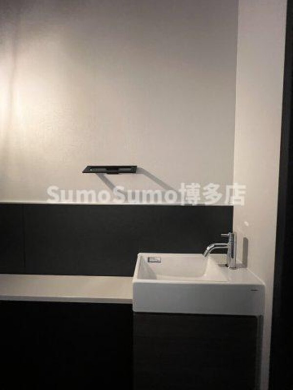 トイレ(コンパクトで使いやすいトイレです)