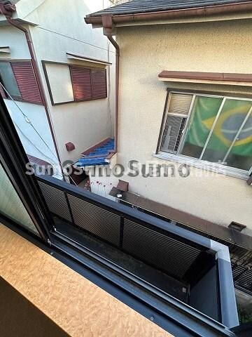 物件内観写真8　(バルコニーからの眺めを楽しみながら食事をしませんか)