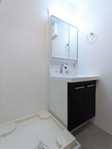 物件内観写真11　( )