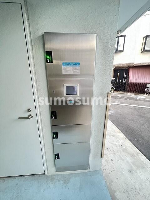 物件外観写真3　(便利な宅配ボックス完備♪)