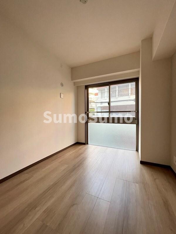 物件内観写真18　(ゆったりとした居間です)