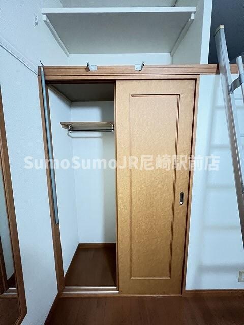 物件内観写真14　(収納もある玄関です)