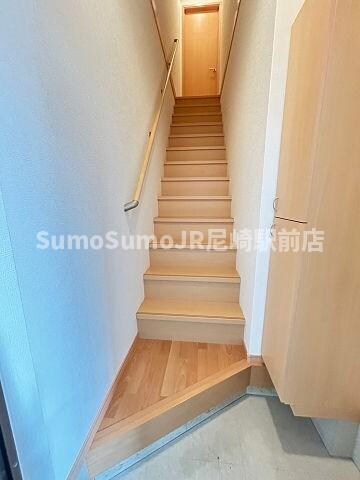 物件内観写真4　(きれいな玄関です)