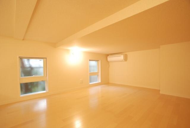 物件内観写真3　( )