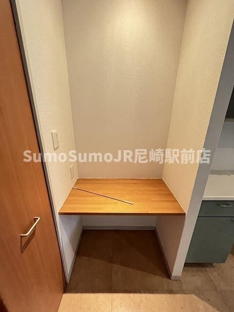 物件内観写真27　(収納豊富です)