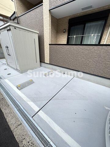 物件内観写真25　(開放的で明るい空間を演出してくれるバルコニーです)