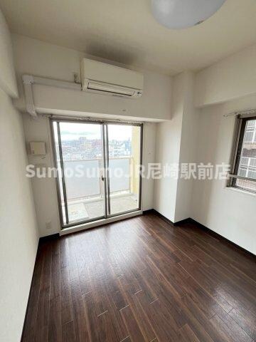 物件内観写真8　(使い勝手のいい寝室です)