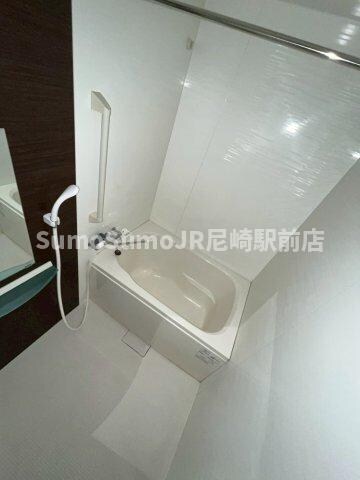 物件内観写真9　(日々の疲れを癒すお風呂付です)