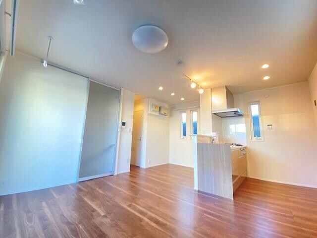 物件内観写真2　( )