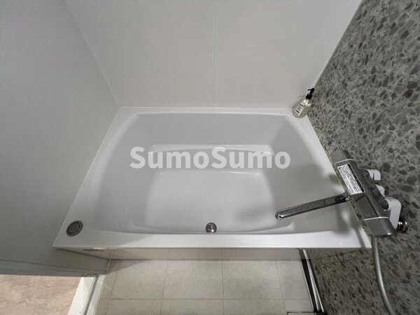 浴室(コンパクトで使いやすいお風呂です)