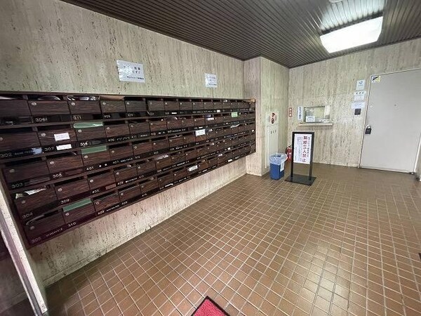 エントランス( )