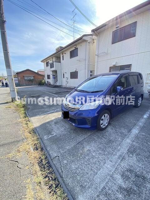 物件外観写真2　(駐車場完備です)