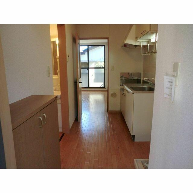 物件内観写真3　(※リフォーム前の写真です )