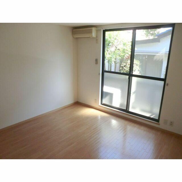 物件内観写真7　(※リフォーム前の写真です )