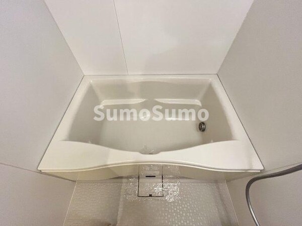 浴室(コンパクトで使いやすいお風呂です)