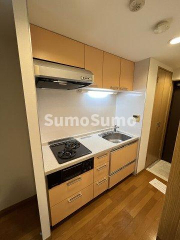 キッチン(コンパクトなキッチンで掃除もラクラク)