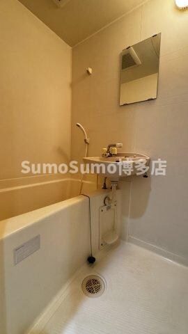 物件内観写真7　(コンパクトで使いやすいお風呂です)