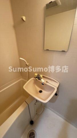 物件内観写真9　(忙しい朝には欠かせない洗面所です)