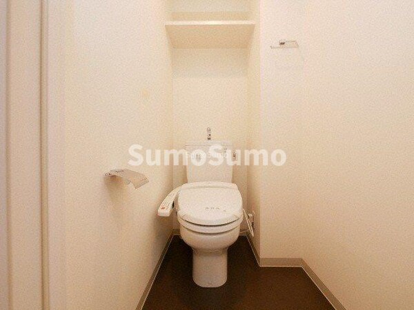 トイレ(コンパクトで使いやすいトイレです)